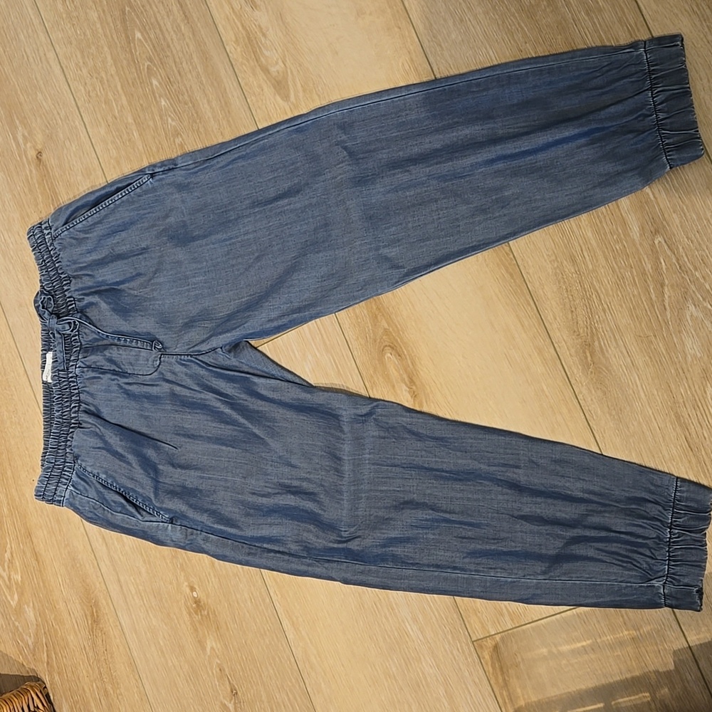 Gap size medium super lightweight pant